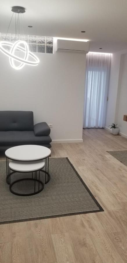 White Apartment Tiranë Luaran gambar