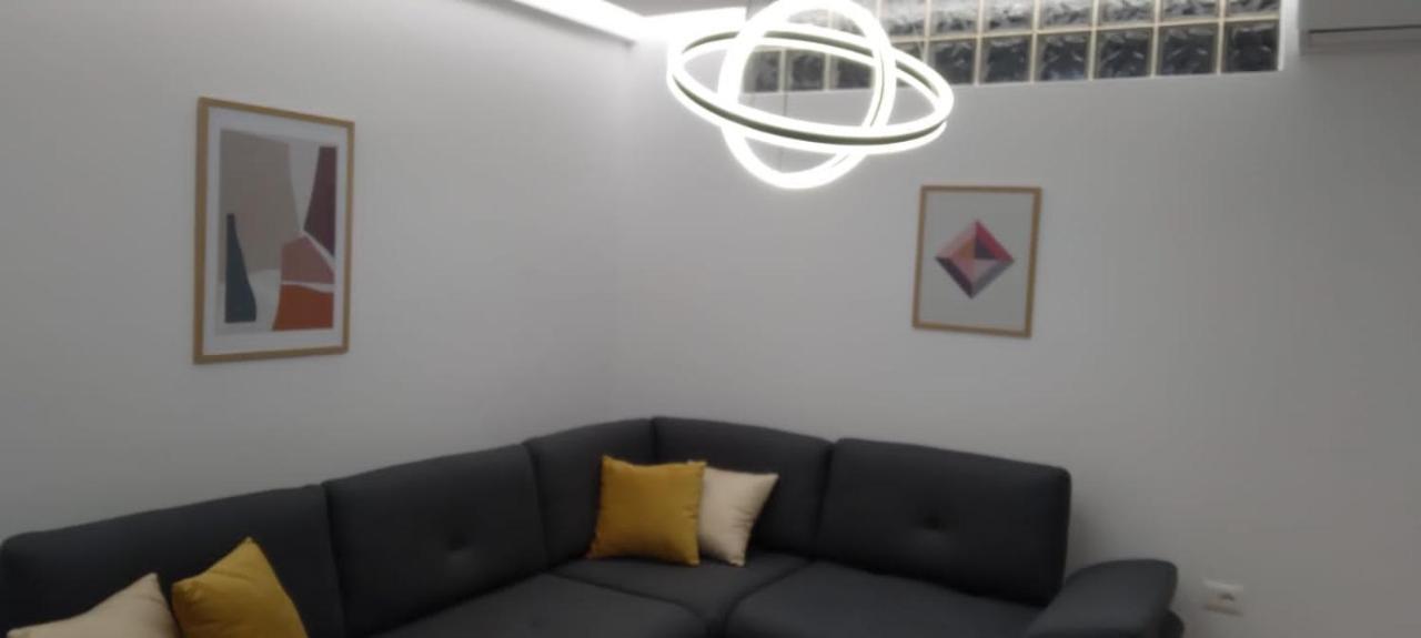 White Apartment Tiranë Luaran gambar